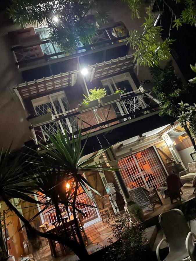 Chez Henri Ξενοδοχείο Pointe d'Esny Εξωτερικό φωτογραφία
